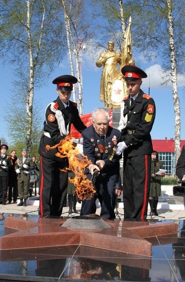 Первый в СССР Вечный огонь был зажжен в поселке Первомайский Щекинского района