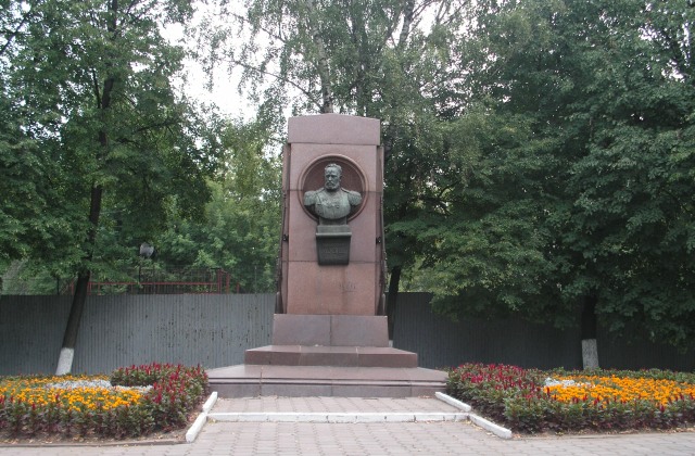Памятник С.И. Мосину фото 2