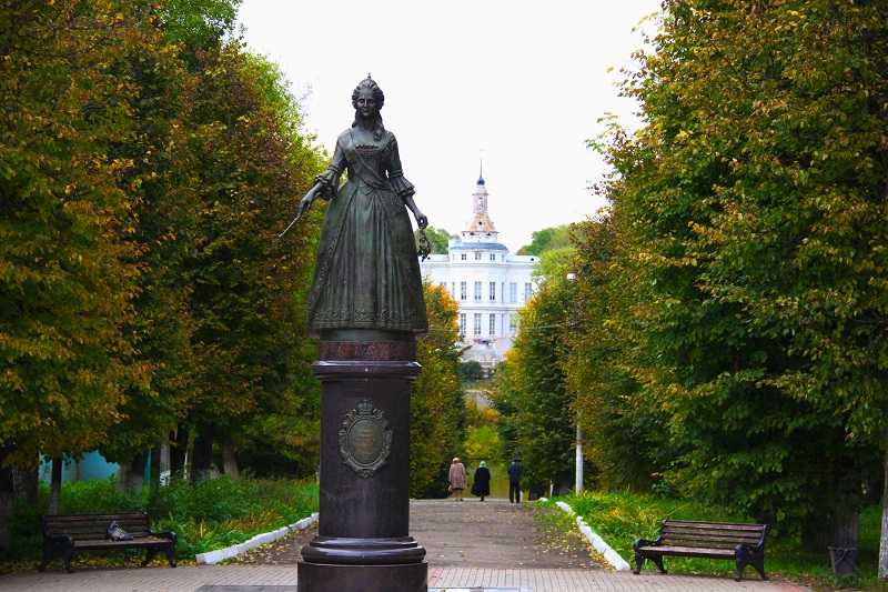 Памятник Екатерине Великой фото 2