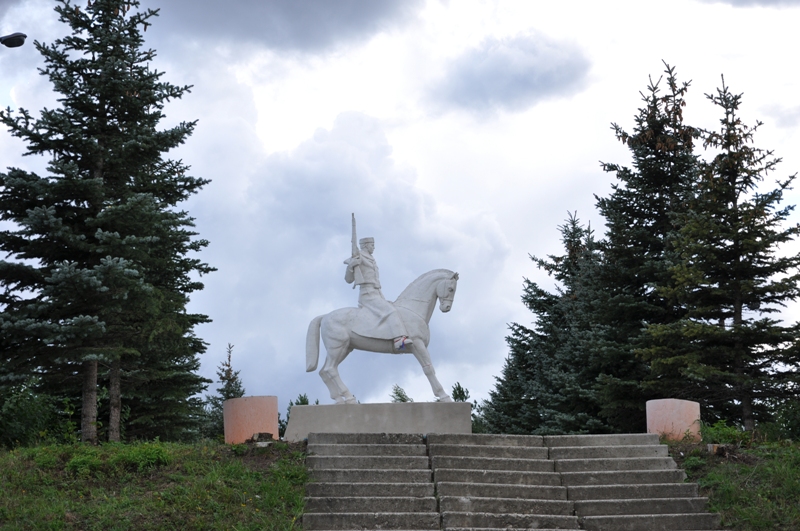 Памятник конногвардейцам генерала П.А. Белова фото 1