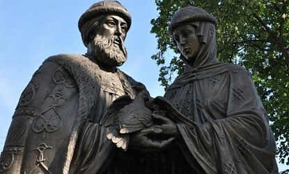 Памятник Петру и Февронии Муромским фото
