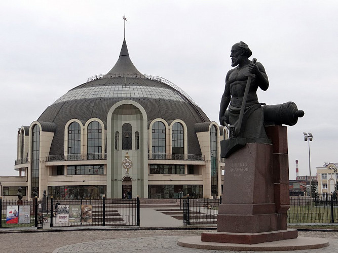 Памятник Никите Демидову фото 2