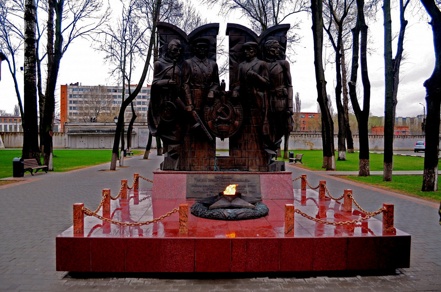 Памятник сотрудникам органов государственной безопасности и партизанам фото 1