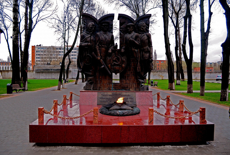 Памятник сотрудникам органов государственной безопасности и партизанам фото 1