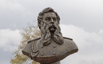 Памятник Алексею Павловичу Бобринскому