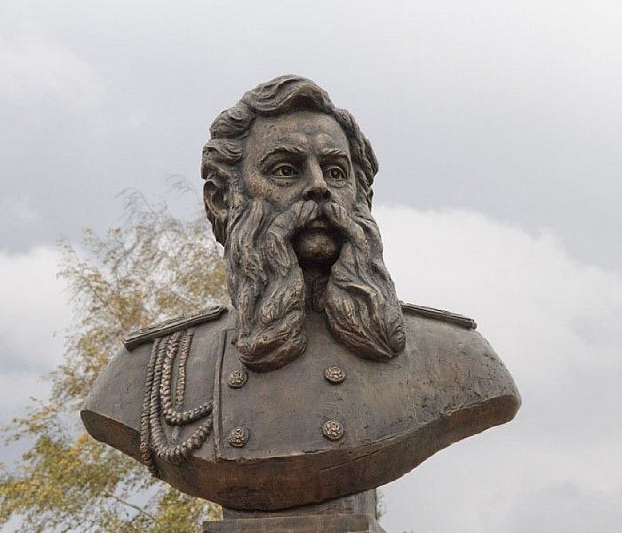 Памятник Алексею Павловичу Бобринскому фото 1