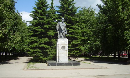 Памятник Дмитрию Донскому г. Новомосковск фото