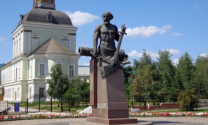 Памятник Никите Демидову фото