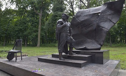 Памятник Игорю Талькову фото